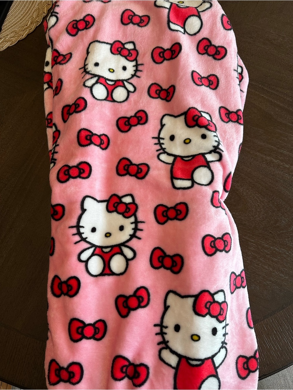 Hello Kitty Pink and White Cloud Throw with Bow Accents 🎀🎁